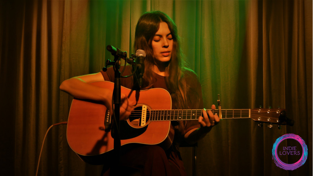 Julie Byrne @ La 2 de Apolo (Foto: Irene Segalés)