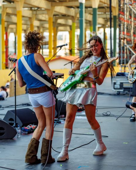 HINDS (Foto: Christian Bertrand)