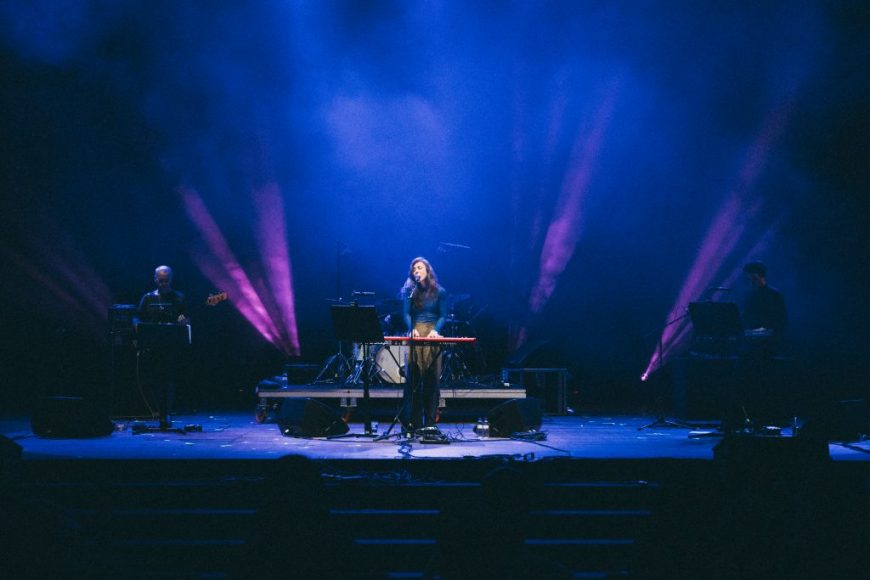 Julia Holter (Foto: Sergio Albert)